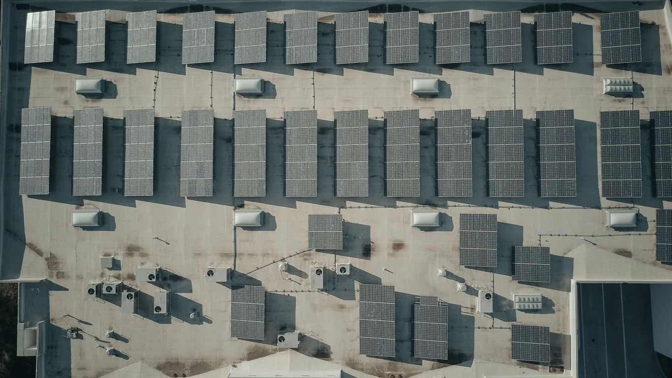 Lisanssız Güneş Enerjisi Üretimi: Yasal Sınır, Şartlar ve Başvuru 2026