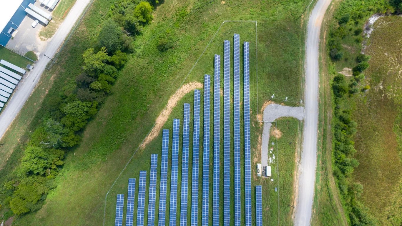 Elektrikli Araç Şarj için Güneş Paneli: Evde Bedava Şarj Mümkün mü?