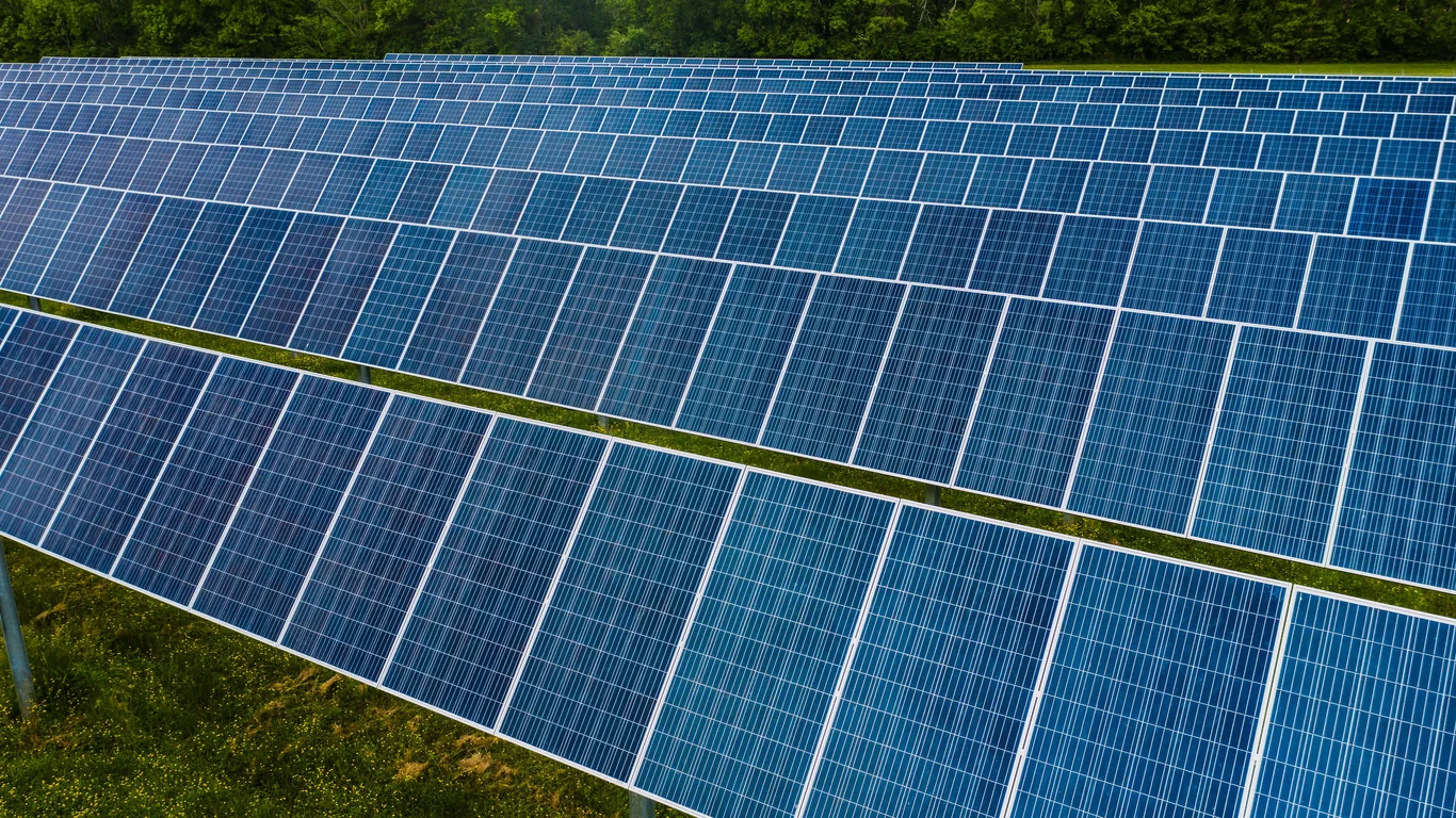 Canadian Solar Panel İnceleme 2026: Kanada Markası mı, Çin Paneli mi?