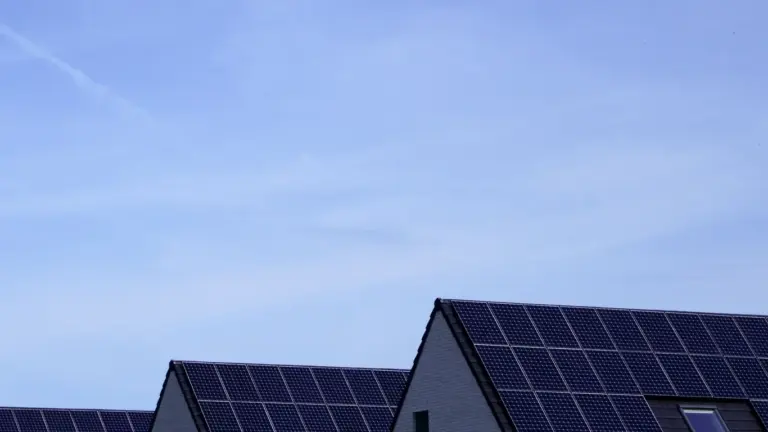 Tesla Powerwall Alternatifi: Türkiye'de Ev Batarya Sistemi Seçenekleri 2026